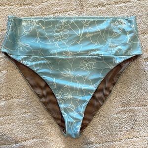 Acacia echo bikini bottoms color moorea